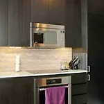 Nge Stays - Downtown Suite Lake View